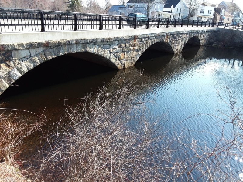 Scaled image 28_Rochester_bridge_side.jpg 