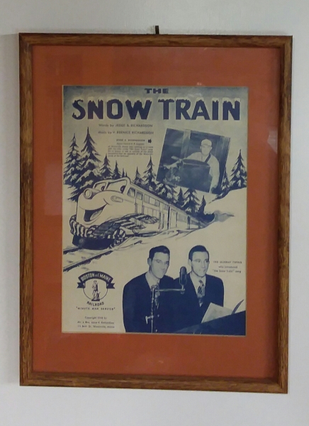 Scaled image 18_snow_train_music.JPG 